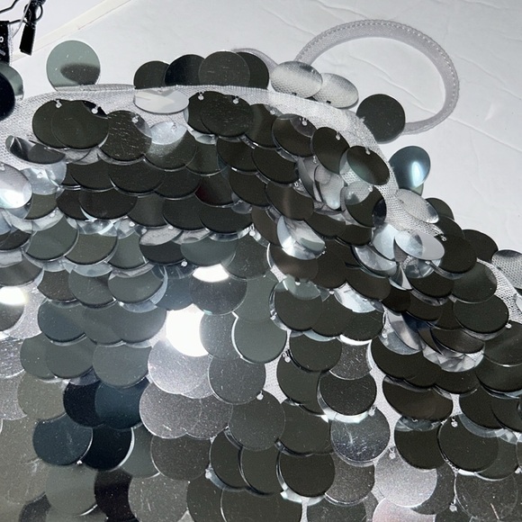 Silver sequence crop top - Picture 3 of 4